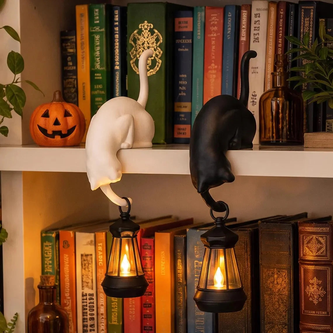 🐈‍Cute cat figurine for the bookshelf with LED light - Cute decoration for the bookshelf and practical key hook