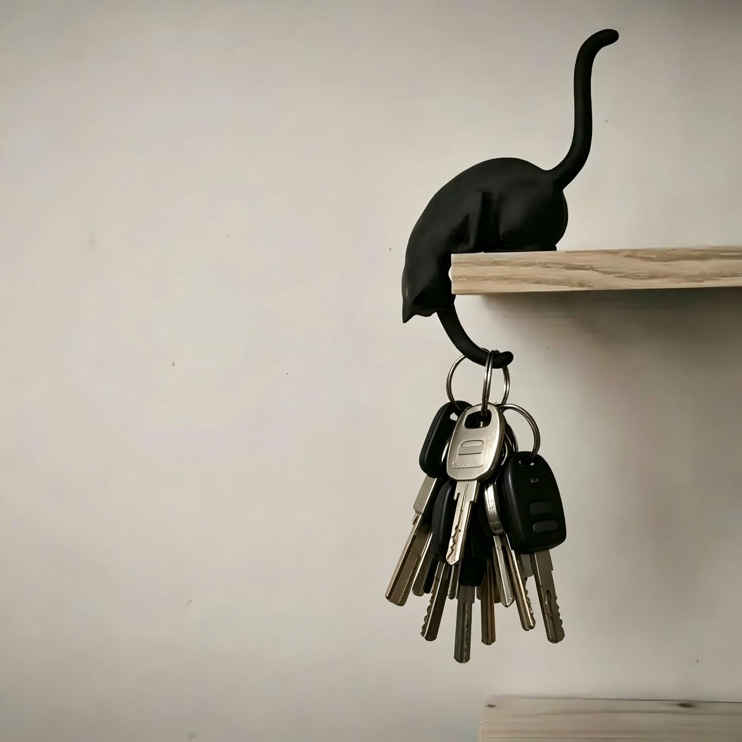 🐈‍Cute cat figurine for the bookshelf with LED light - Cute decoration for the bookshelf and practical key hook