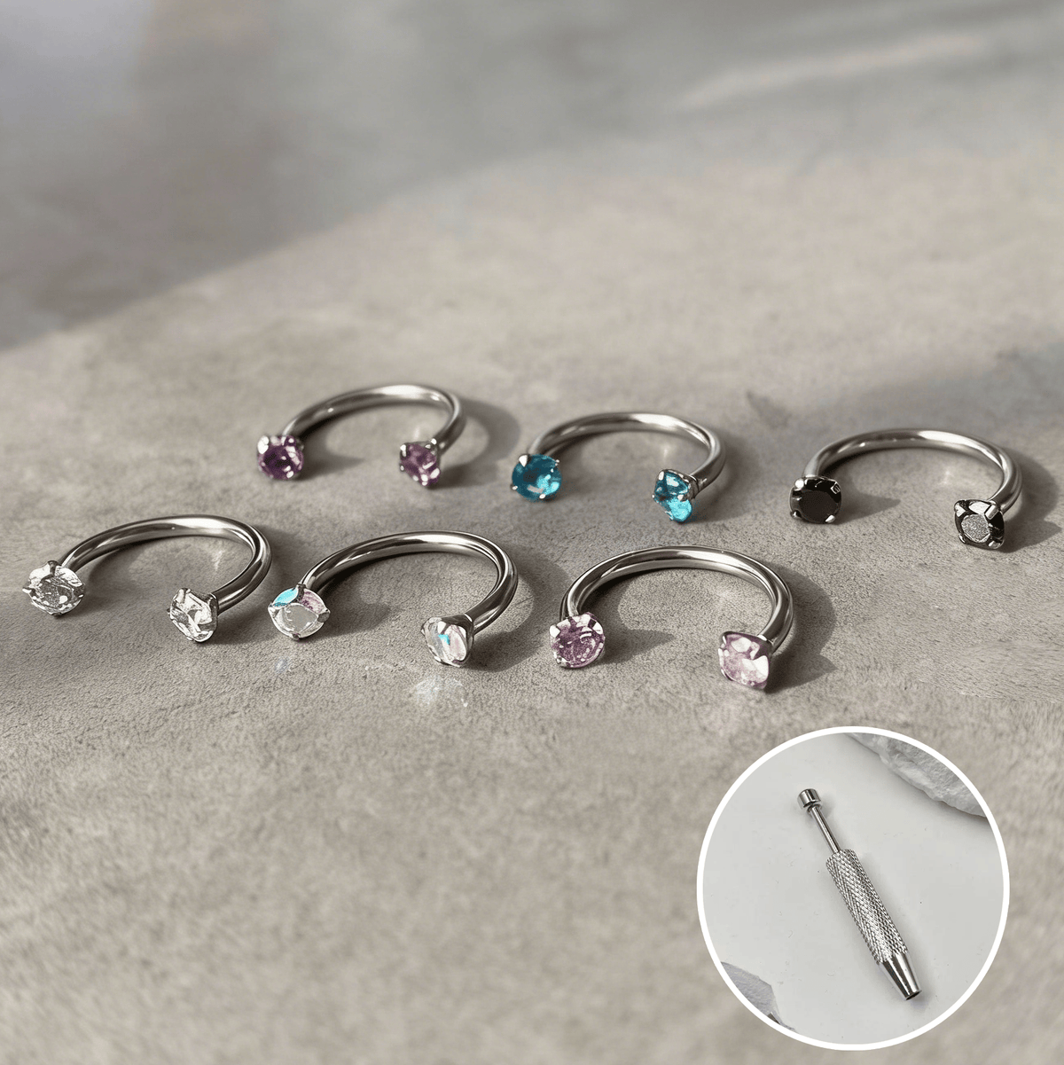Horseshoe-shaped nose ring – internally threaded and comfortable