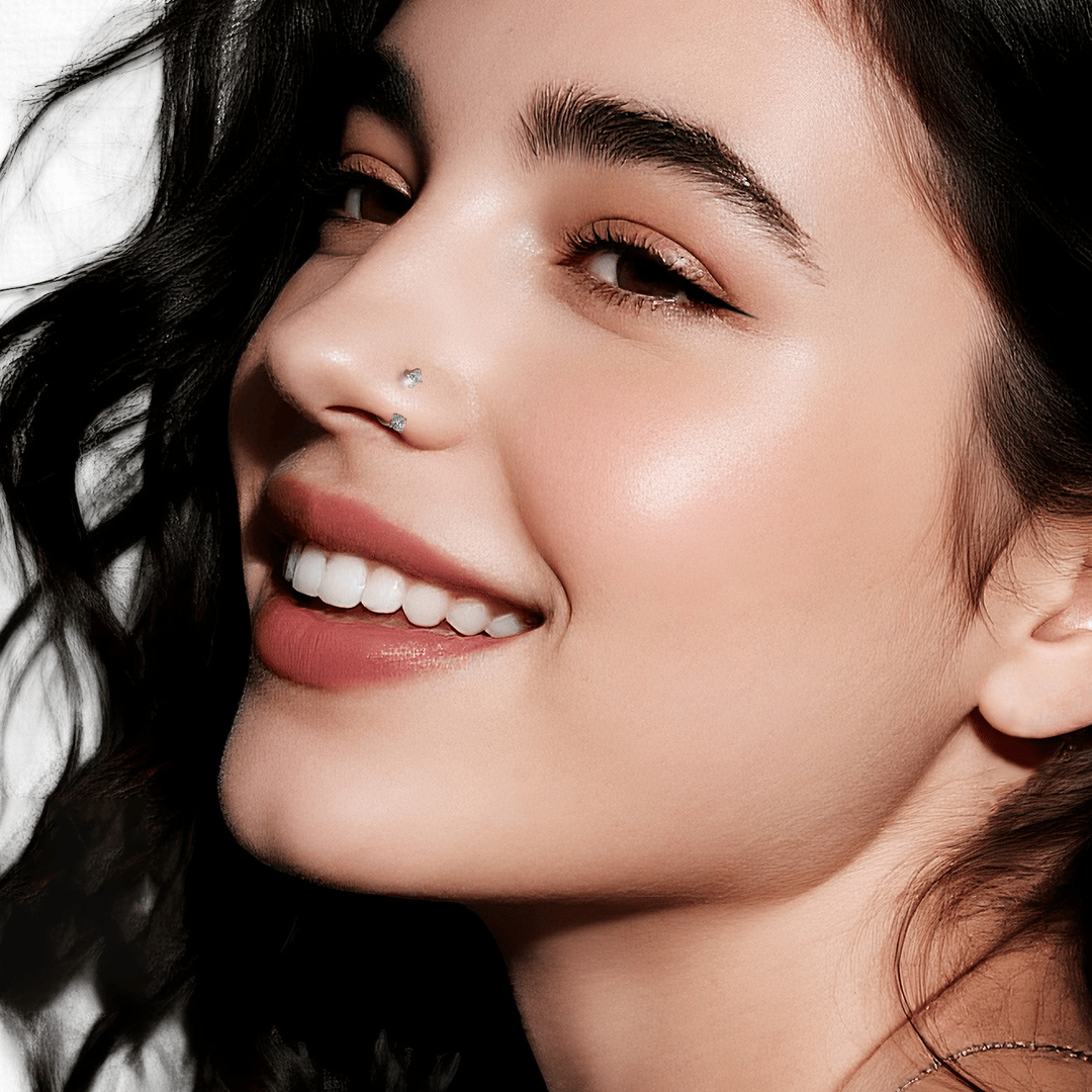 Horseshoe-shaped nose ring – internally threaded and comfortable